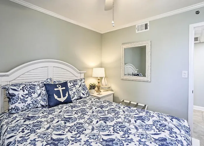 Bright Pcb Condo With Gulf Views And Beach Access!